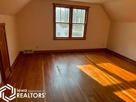 Bedroom - 522 Elm St, Algona, IA 50511 photo 3 of 4