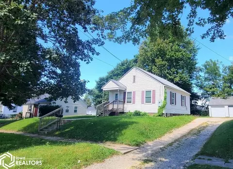 1403 High Ave W, Oskaloosa, IA 52577