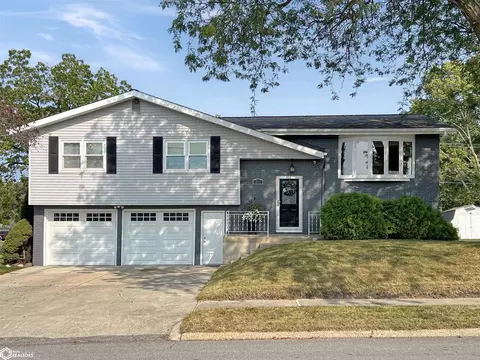 216 Meadow Ln, Iowa Falls, IA 50126
