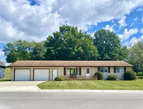404 4th Ave, Earling, IA 51530