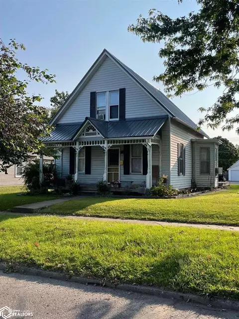 414 Swan St, West Burlington, IA 52655
