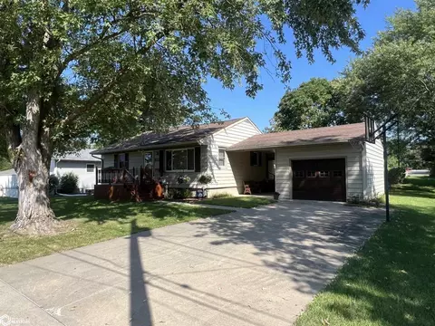 805 W Tyler Ave, Fairfield, IA 52556