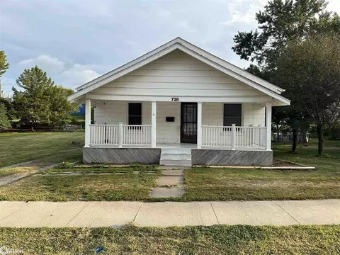 728 Braden Ave, Chariton, IA 50049