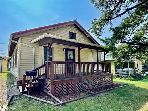 1104 W Grimes Ave, Fairfield, IA 52556