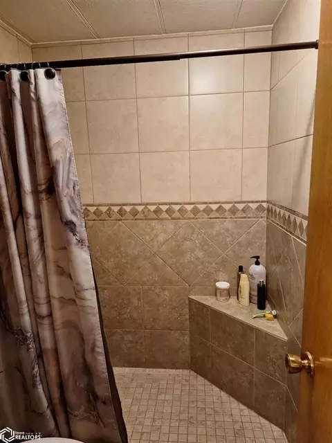 Bath - 100 Broad St, Rolfe, IA 50581 photo 2 of 2