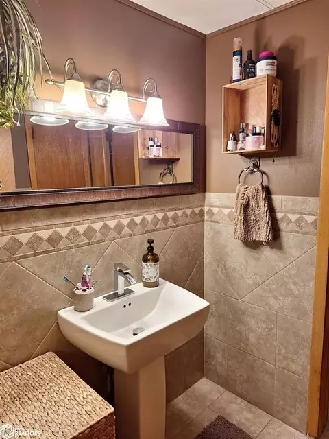 Bath - 100 Broad St, Rolfe, IA 50581 photo 1 of 2