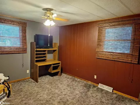 Bedroom - 100 Broad St, Rolfe, IA 50581 photo 1 of 2