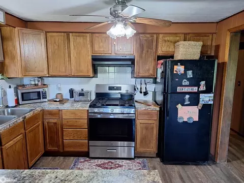 Kitchen - 100 Broad St, Rolfe, IA 50581 photo 2 of 2