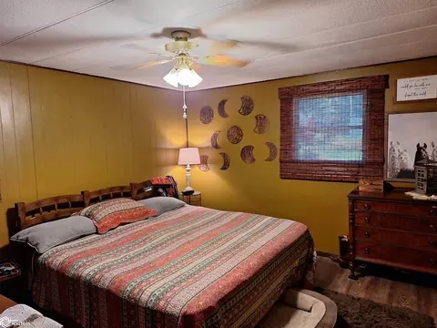 Bedroom - 100 Broad St, Rolfe, IA 50581 photo 2 of 2