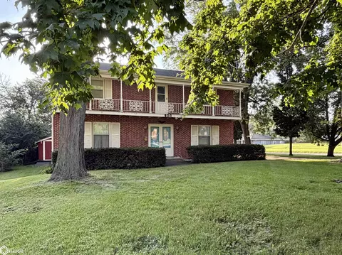900 N Grand St, Chariton, IA 50049