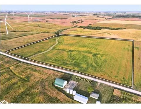 200 Th St, Deep River, IA 52222