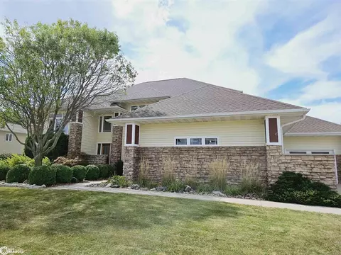 701 Park Pl, West Burlington, IA 52655