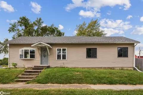 706 S 3rd St, Montezuma, IA 50171