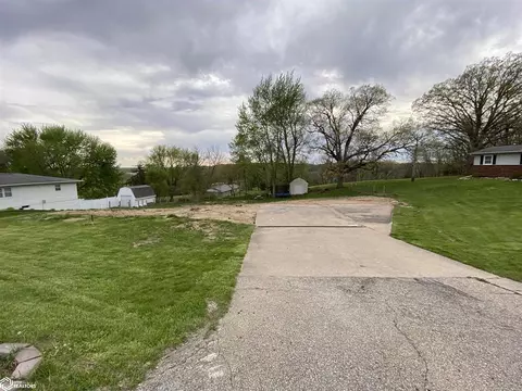 2653 Clearview Heights Rd, Fort Madison, IA 52627