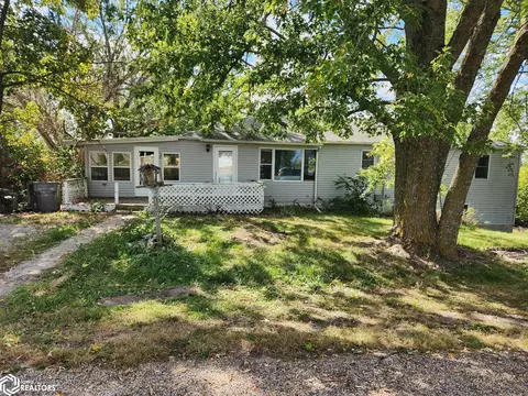 102 Eighth St, Bussey, IA 50044