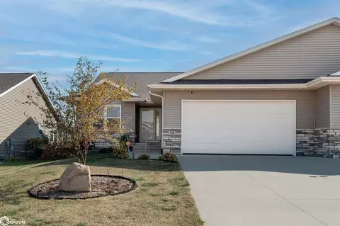 518 Prairie Hill Dr, Atkins, IA 52206