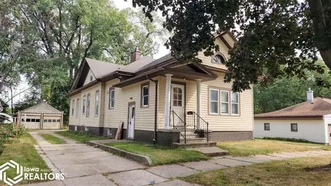 11 S 11 12 S Jackson Ave, Mason City, IA 50401