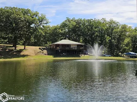 6884 Cemetery Rd, Ottumwa, IA 52501