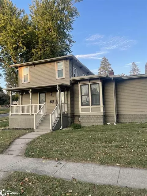 311 N 9th St, Marshalltown, IA 50158