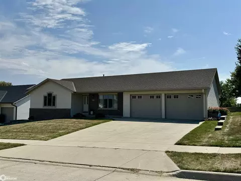 1216 E 11th St, Carroll, IA 51401