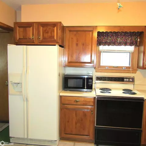 Kitchen - 7 E 13 St, Atlantic, IA 50022 photo 4 of 4
