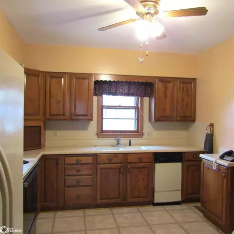 Kitchen - 7 E 13 St, Atlantic, IA 50022 photo 1 of 4