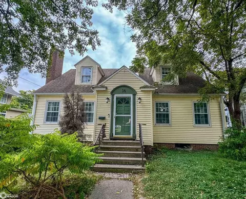 16 2nd Ave SW, Hampton, IA 50441