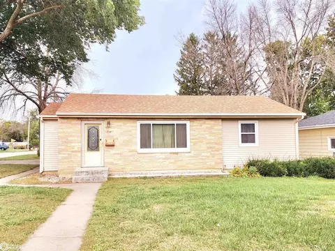 804 6th St SE, Mason City, IA 50401