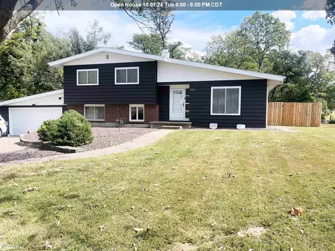 2721 Middle Rd, Keokuk, IA 52632
