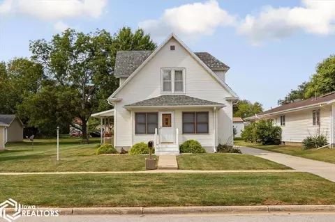 1007 Normal St, Woodbine, IA 51579