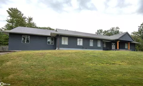 1 Birchwood Lake Dr, Ottumwa, IA 52501