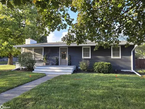 33 Parkview Dr, Eagle Grove, IA 50533