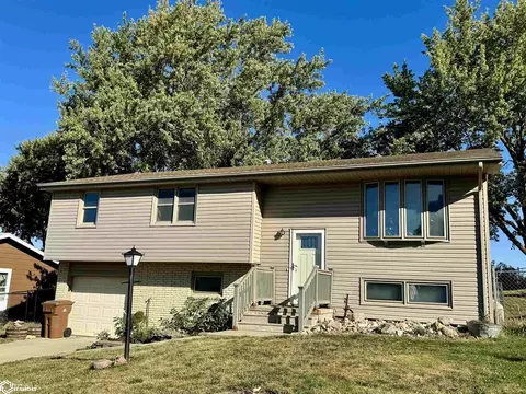 1004 Grandview Dr, Audubon, IA 50025
