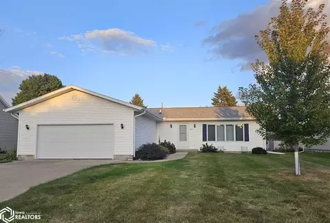 2214 Summit Dr, Webster City, IA 50595