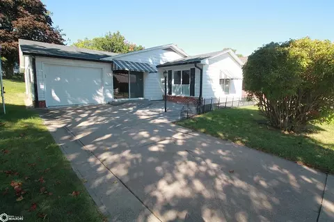 809 S 16th St, Clarinda, IA 51632