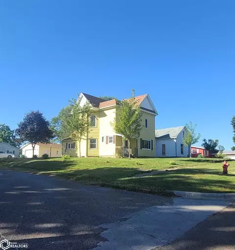 402 W Johnston St, What Cheer, IA 50268