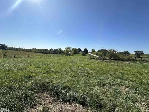 Peach Avenue, Fairfield, IA 52556