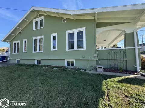 Exterior - 511 W Maple St, Centerville, IA 52544 photo 8 of 22