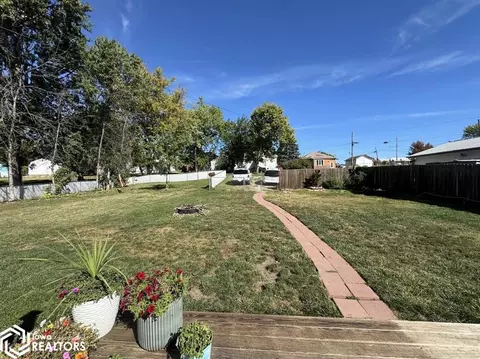 Exterior - 511 W Maple St, Centerville, IA 52544 photo 10 of 22
