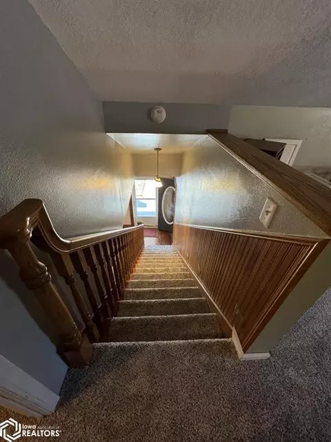 Entry Way - 511 W Maple St, Centerville, IA 52544 photo 4 of 5