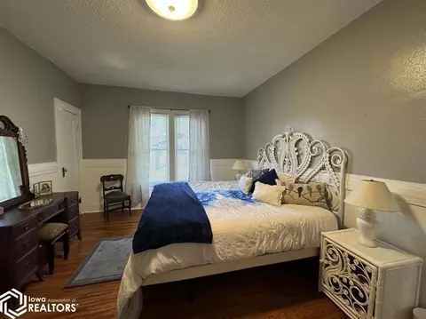 Bedroom - 511 W Maple St, Centerville, IA 52544 photo 2 of 3