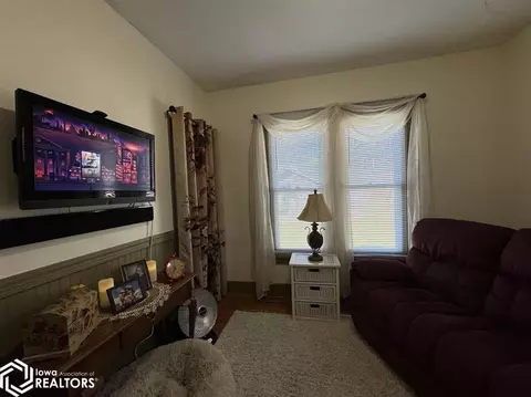 Living - 511 W Maple St, Centerville, IA 52544 photo 7 of 7