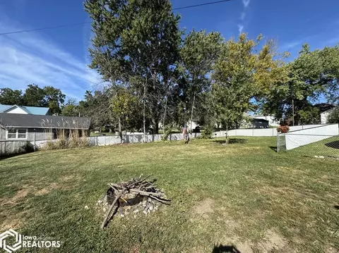 Exterior - 511 W Maple St, Centerville, IA 52544 photo 19 of 22