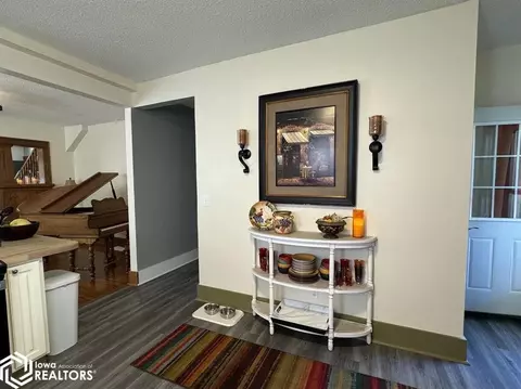 Entry Way - 511 W Maple St, Centerville, IA 52544 photo 1 of 5