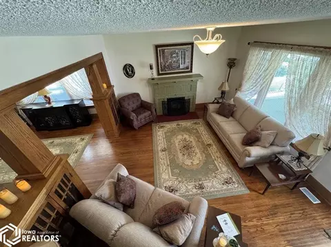 Living - 511 W Maple St, Centerville, IA 52544 photo 2 of 7