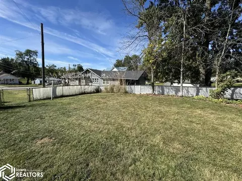 Exterior - 511 W Maple St, Centerville, IA 52544 photo 17 of 22
