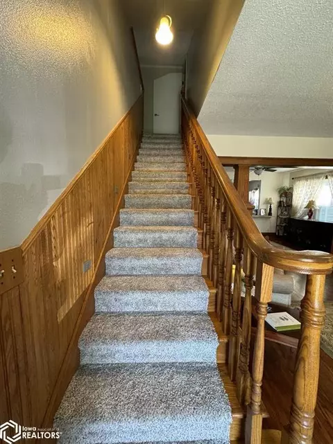 Entry Way - 511 W Maple St, Centerville, IA 52544 photo 3 of 5