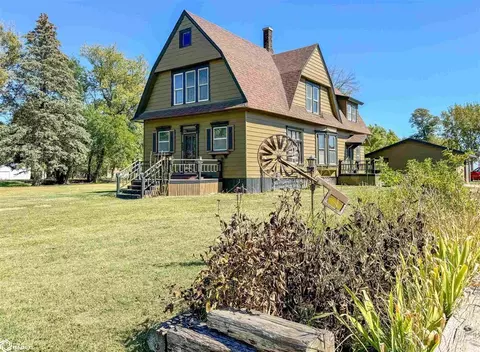 903 4th St NE, Hampton, IA 50441 photo 2