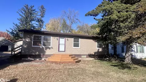 1106 Woodland Ave, Iowa Falls, IA 50126