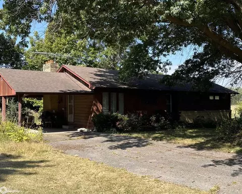 1609 Carbonado Rd, Oskaloosa, IA 52577
